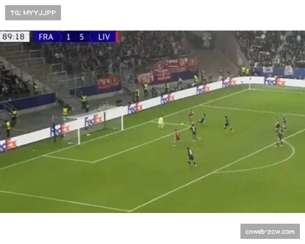 萨拉赫单刀挑射滑门而出，利物浦错失缩小比分良机